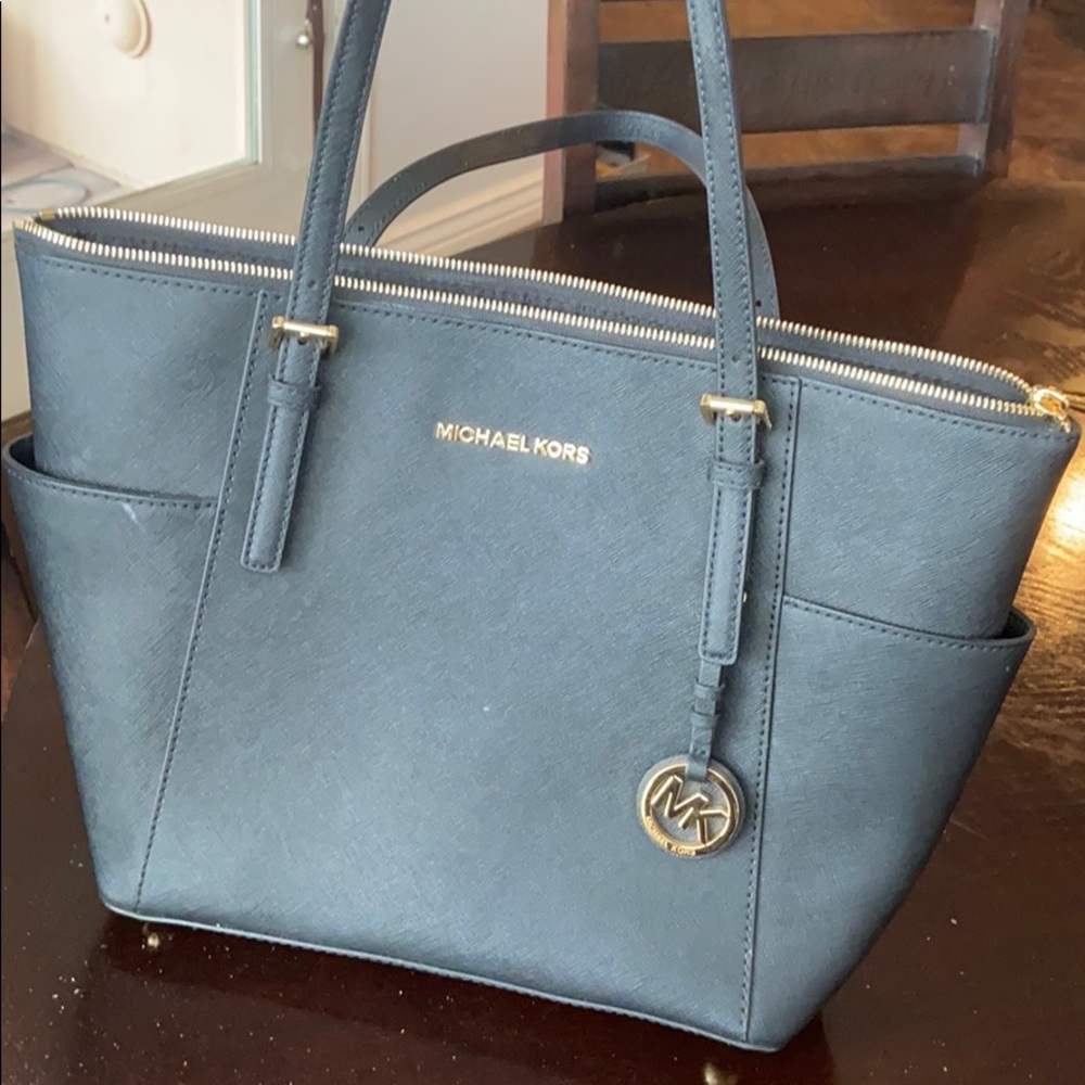 Micheal Kors Jet Set Large Black Purse